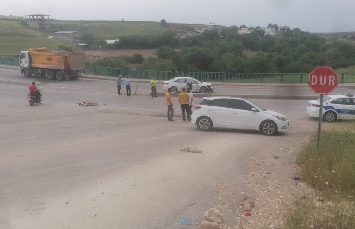 Otomobil ile bisiklet çarpıştı: 1 yaralı