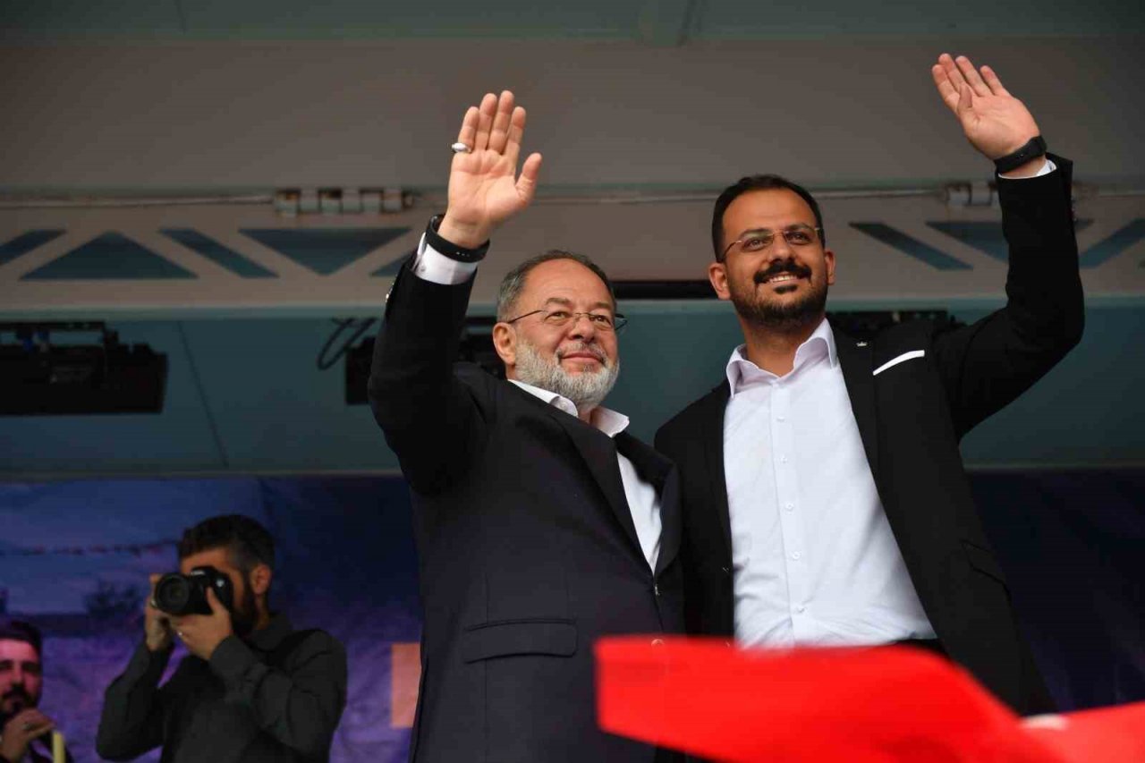Ak Parti Horasan’da miting yaptı