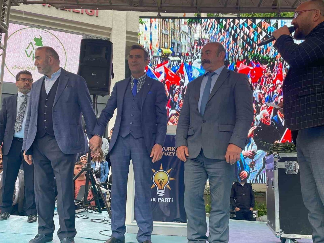 Memleket Partisi’nden istifa eden Milletvekili adayı AK Parti’ye geçti