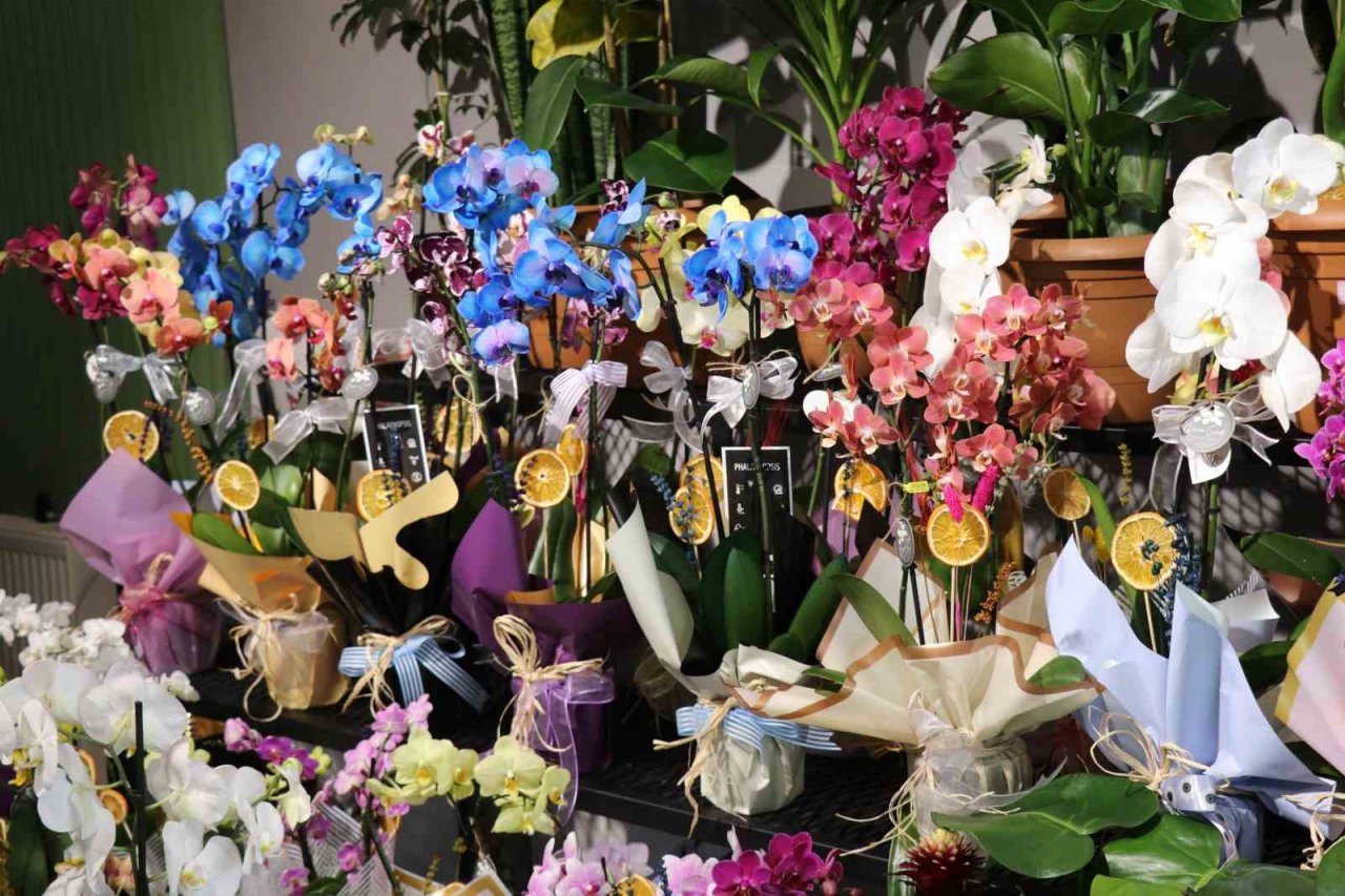 Çiçekçilerde ‘Anneler Günü’ telaşı