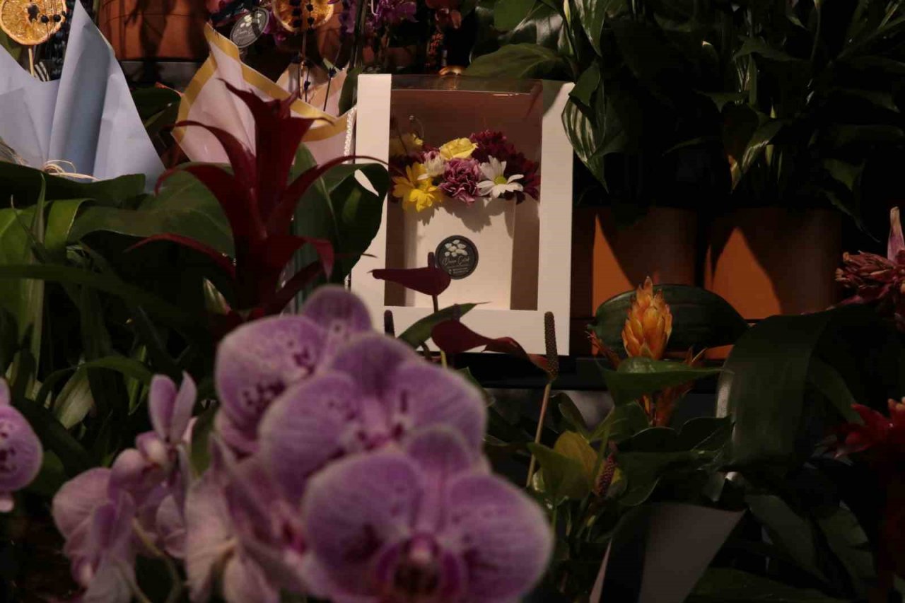 Çiçekçilerde ‘Anneler Günü’ telaşı