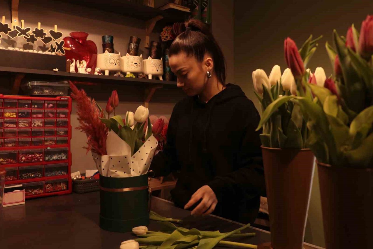 Çiçekçilerde ‘Anneler Günü’ telaşı