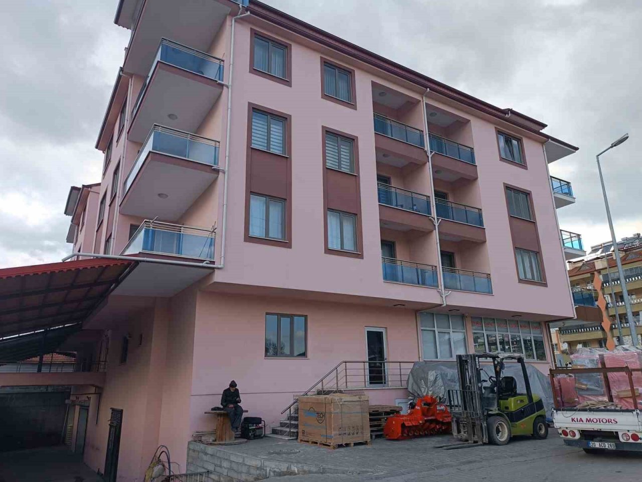 Çameli’nde dolunun neden olduğu yaralar sarılıyor