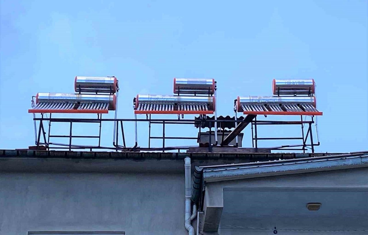 Çameli’nde dolunun neden olduğu yaralar sarılıyor