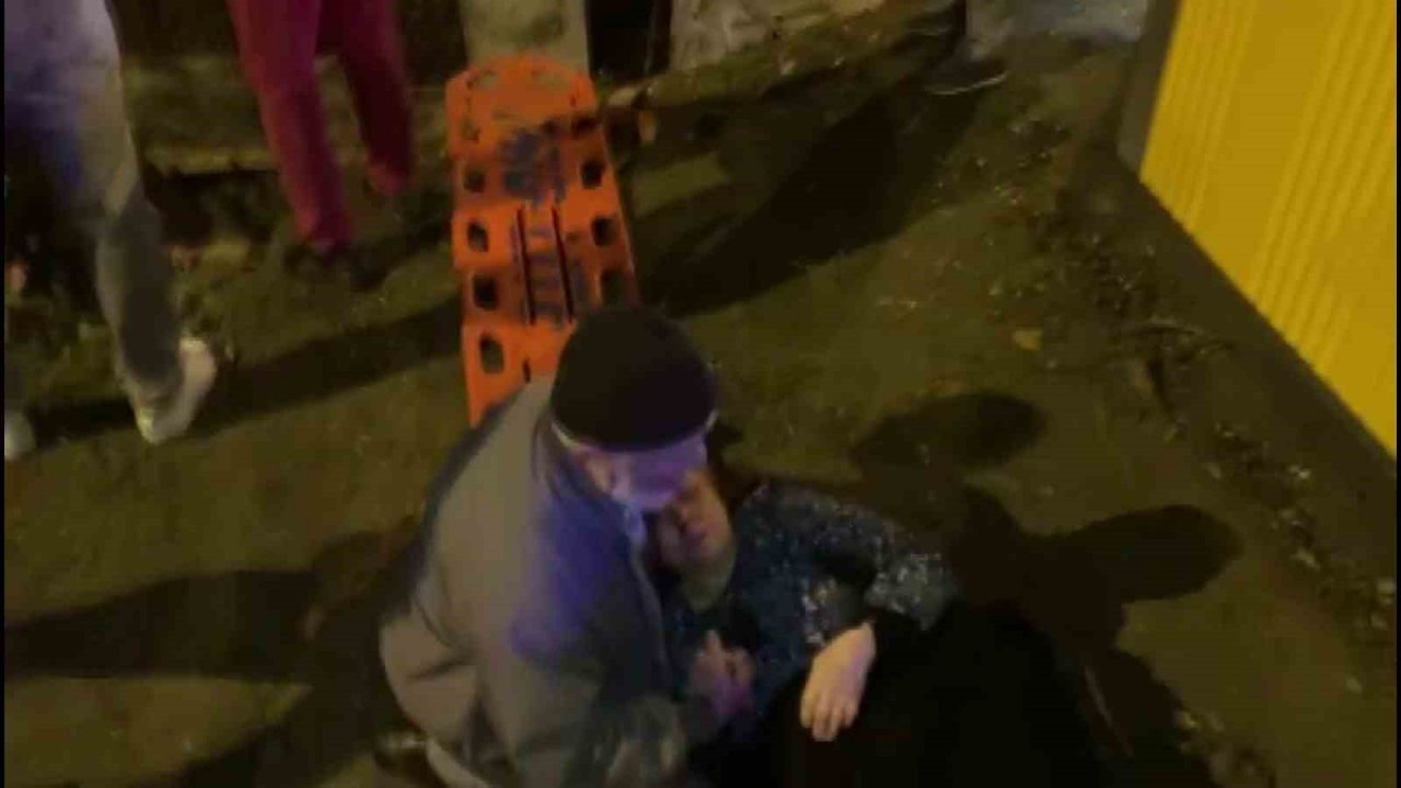 Otomobilin çarpmasıyla inşaat alanına savrulan kadın hayatını kaybetti