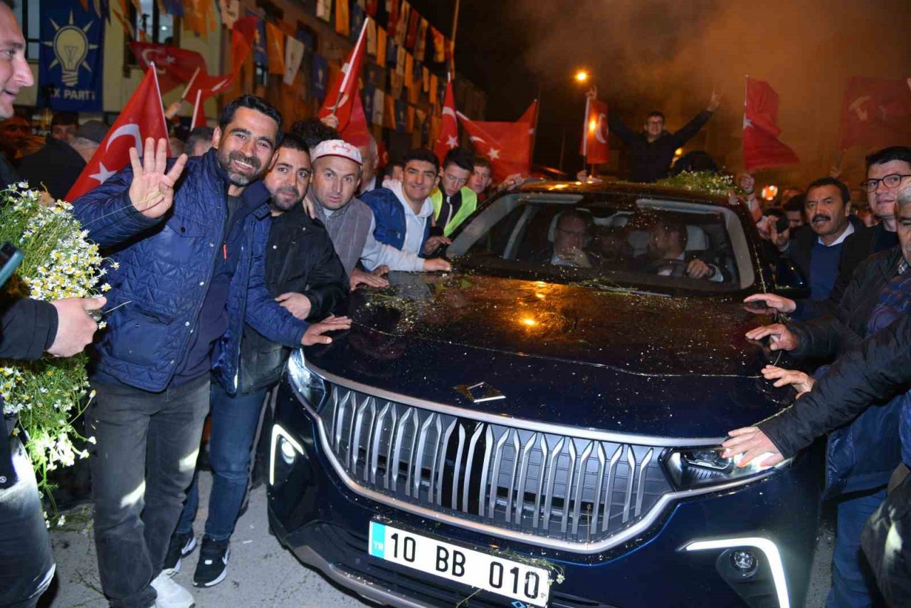 Sındırgı’da binlerce vatandaş Togg için buluştu