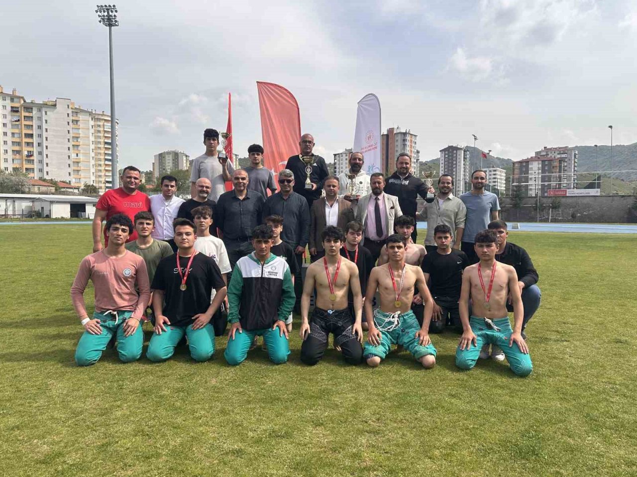 Kayseri’de okul müsabakalarında bir ilk: Karakucak Güreş Müsabakaları başladı