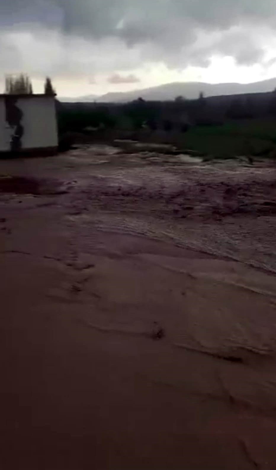 Sağanak yağış Tomarza’da sele dönüştü