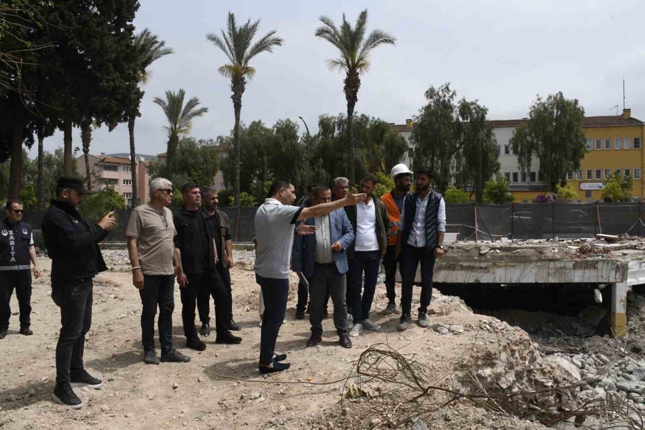 Kuşadası Kent Meydanı ile modern bir yaşam alanına kavuşacak