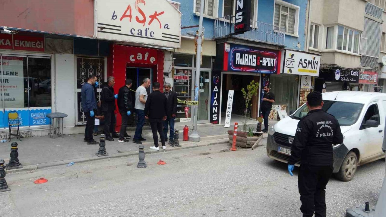 Kafe sahibi, iş yerinde öldürüldü