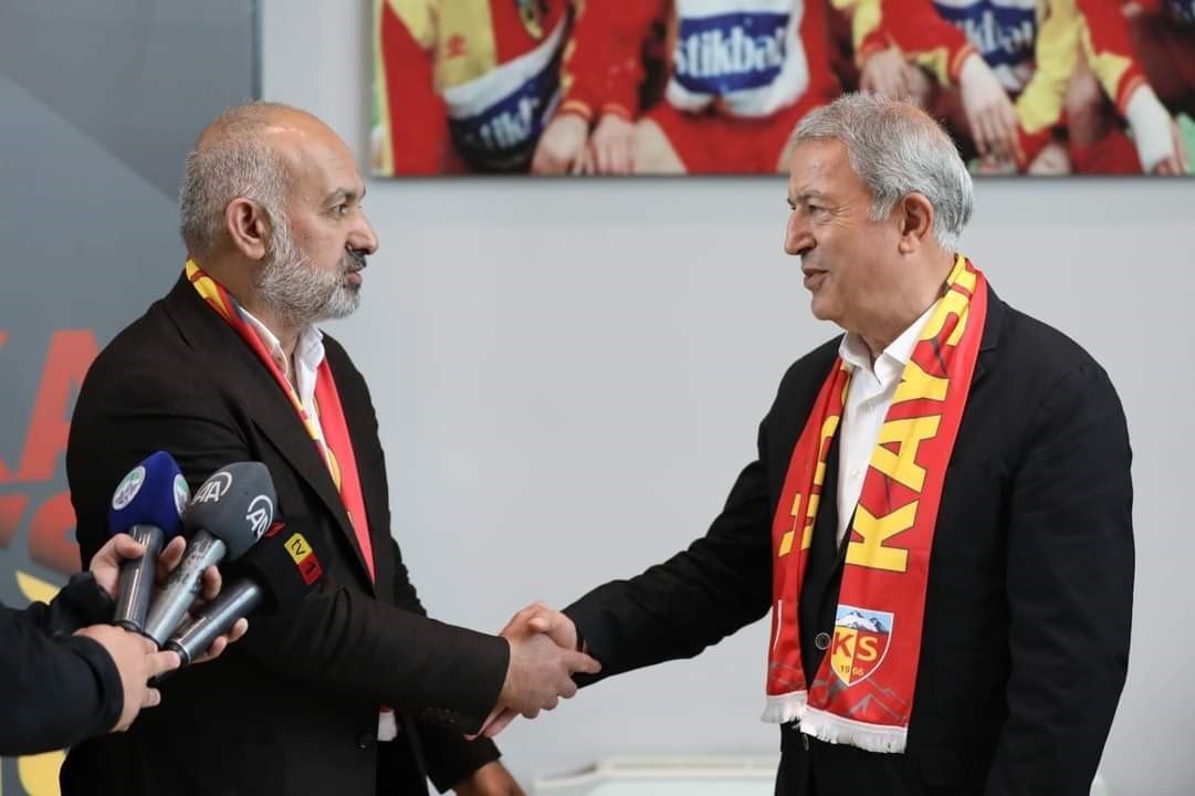 Bakan Akar’dan Kayserispor’a ziyaret