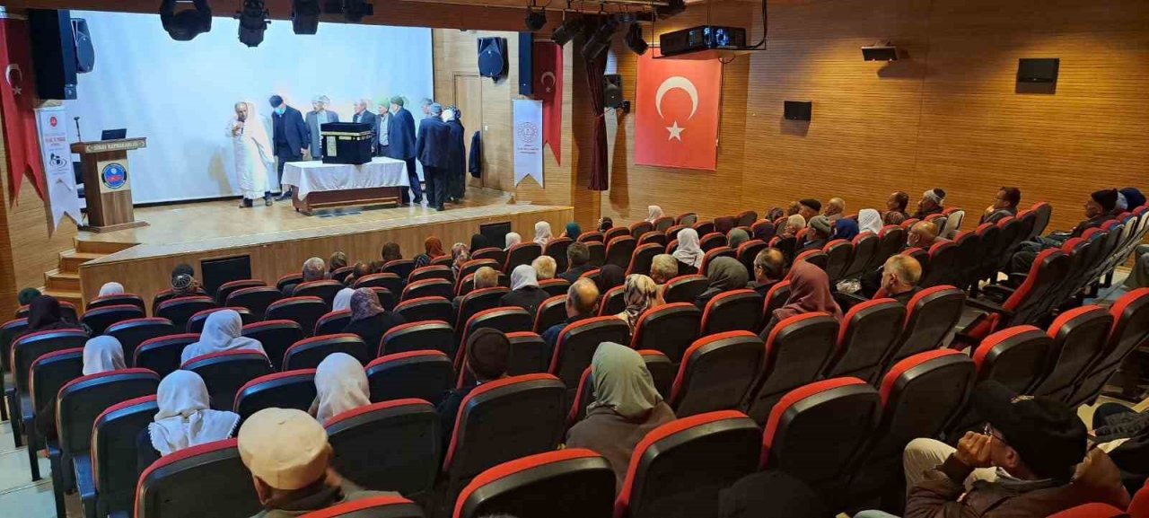 Simav’da hacı adaylarına bilgilendirme semineri