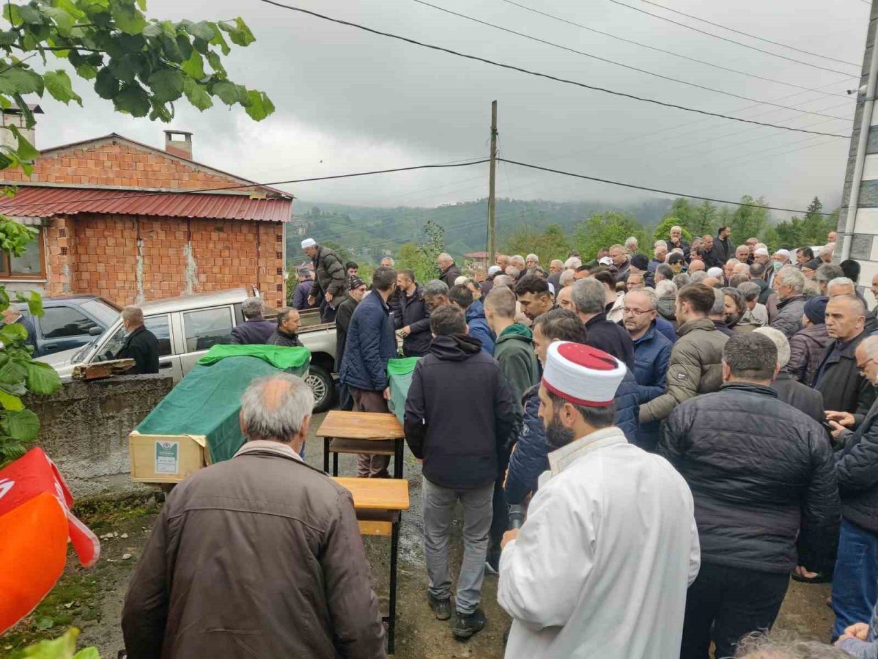 Trabzon’da iki kız kardeş aynı gün vefat etti