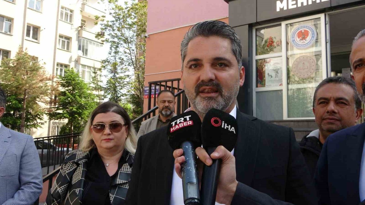 AK Parti İl Başkanı Fatih Üzüm oyunu kullandı
