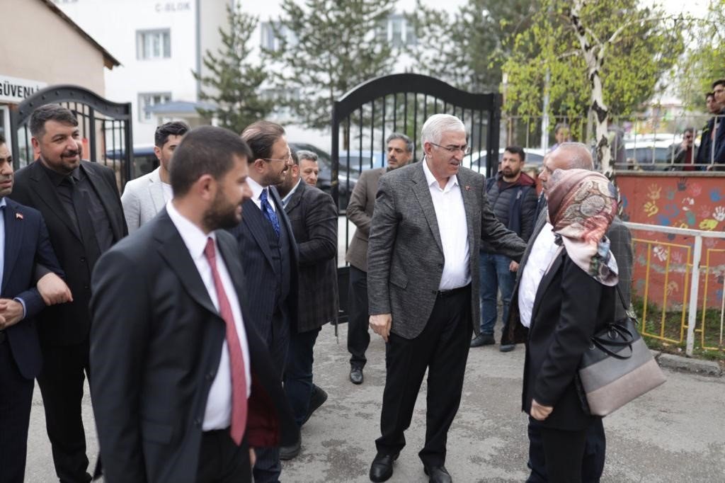 Öz, oyunu kullandı