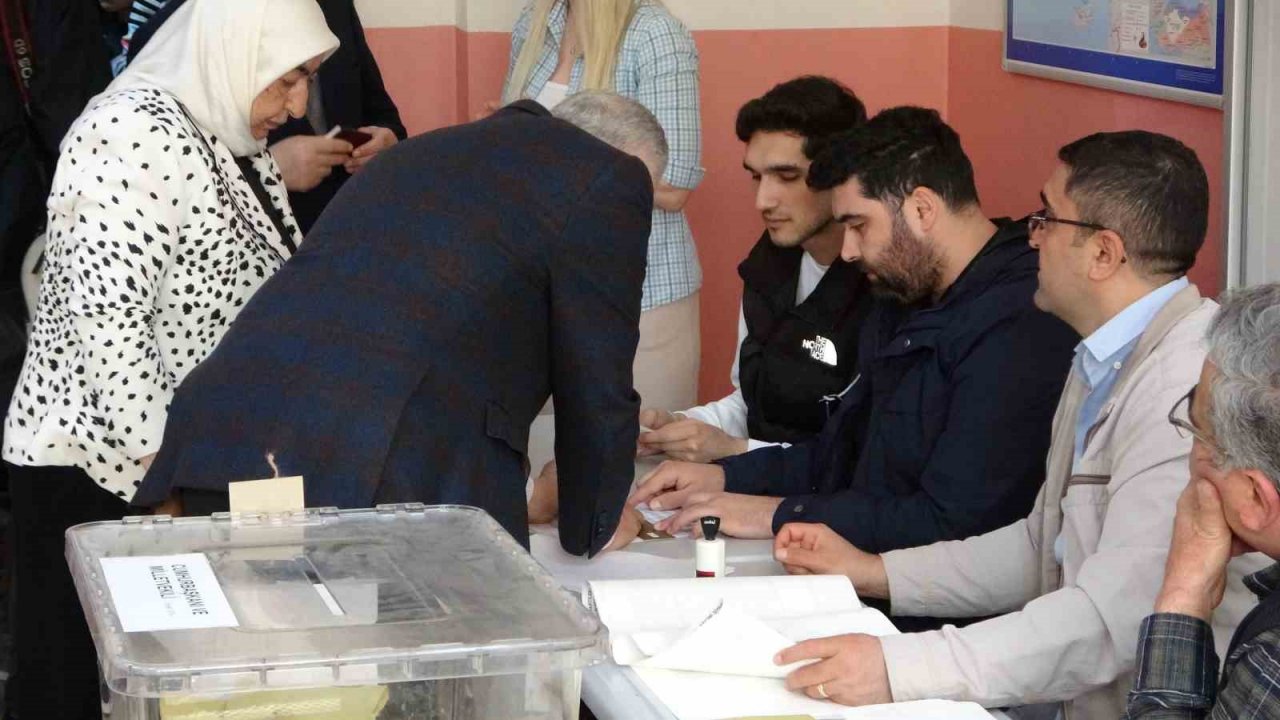 Binali Yıldırım Tuzla’da oyunu kullandı