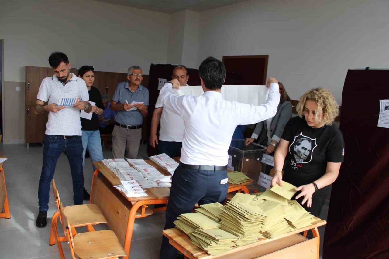 Aydın’da oylar sayılmaya başlandı