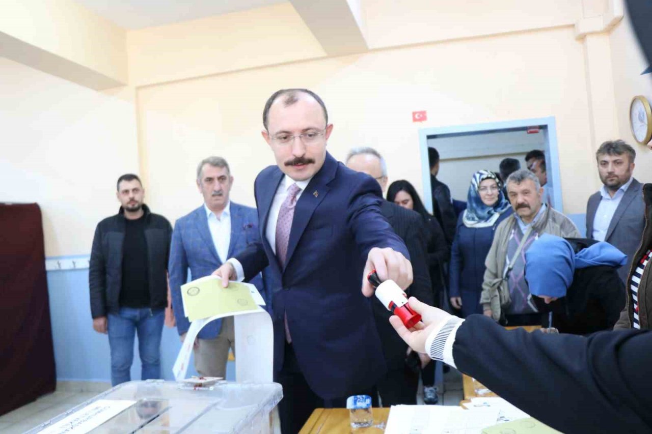 Ticaret Bakanı Muş: “Türkiye’nin 2023-2028 dönemini kapsayacak yönetim bu sandıklardan çıkacak”