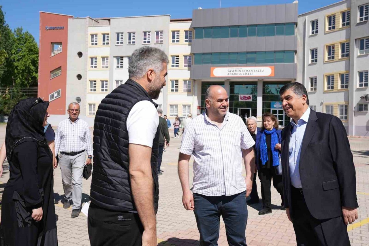 Başkan Fadıloğlu, oyunu kullandı