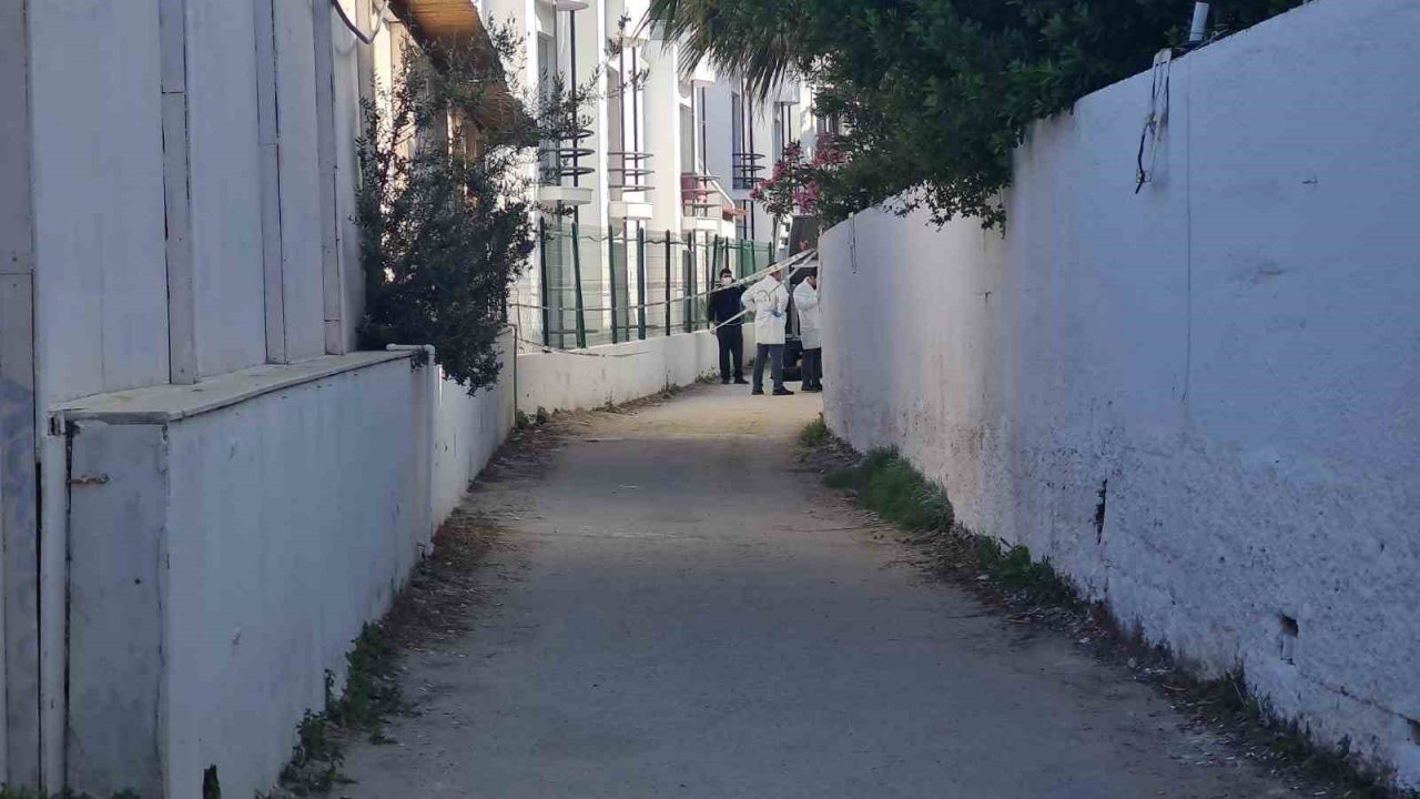 Kafasından vurularak öldürüldü