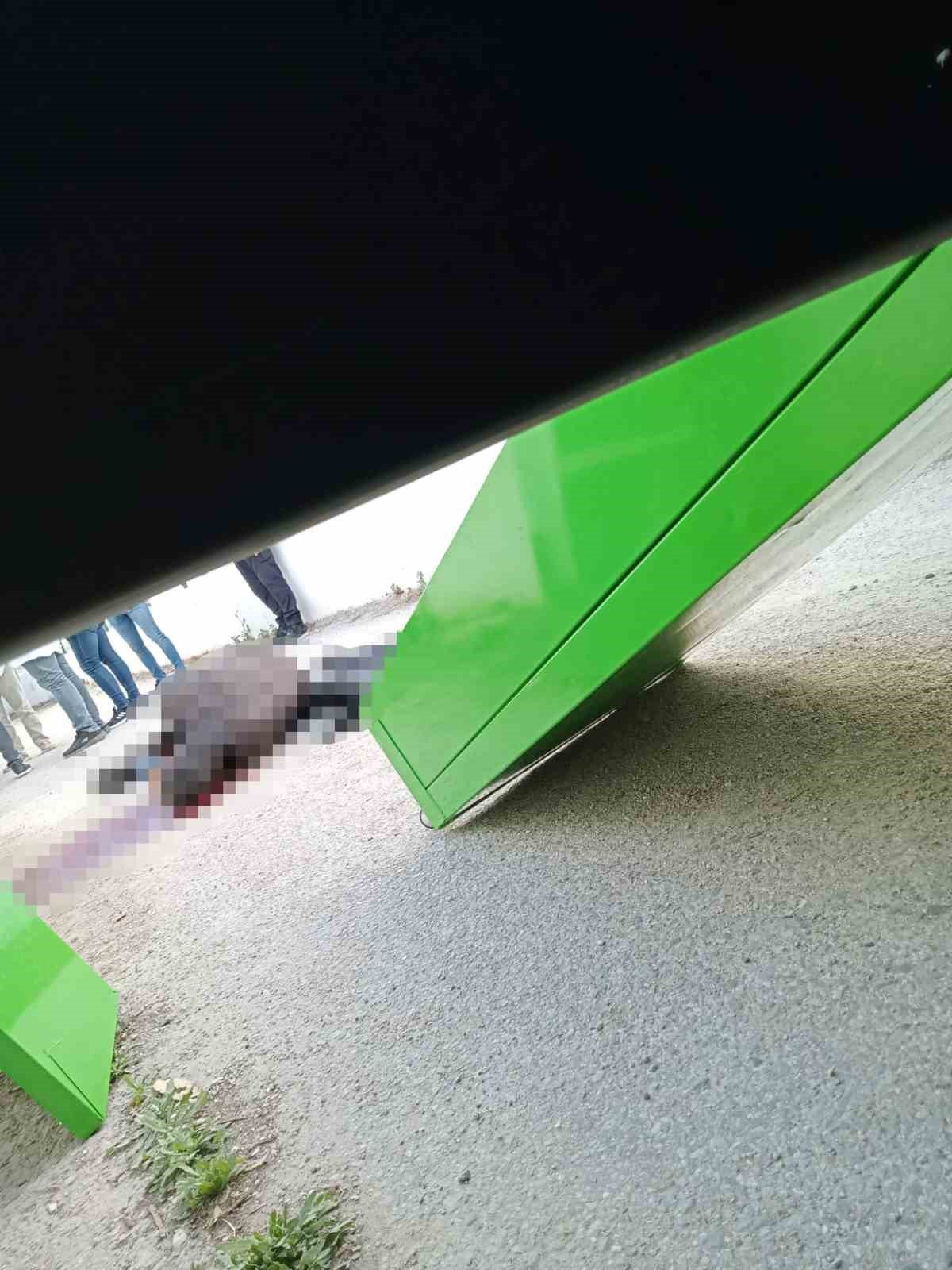 Kafasından vurularak öldürüldü