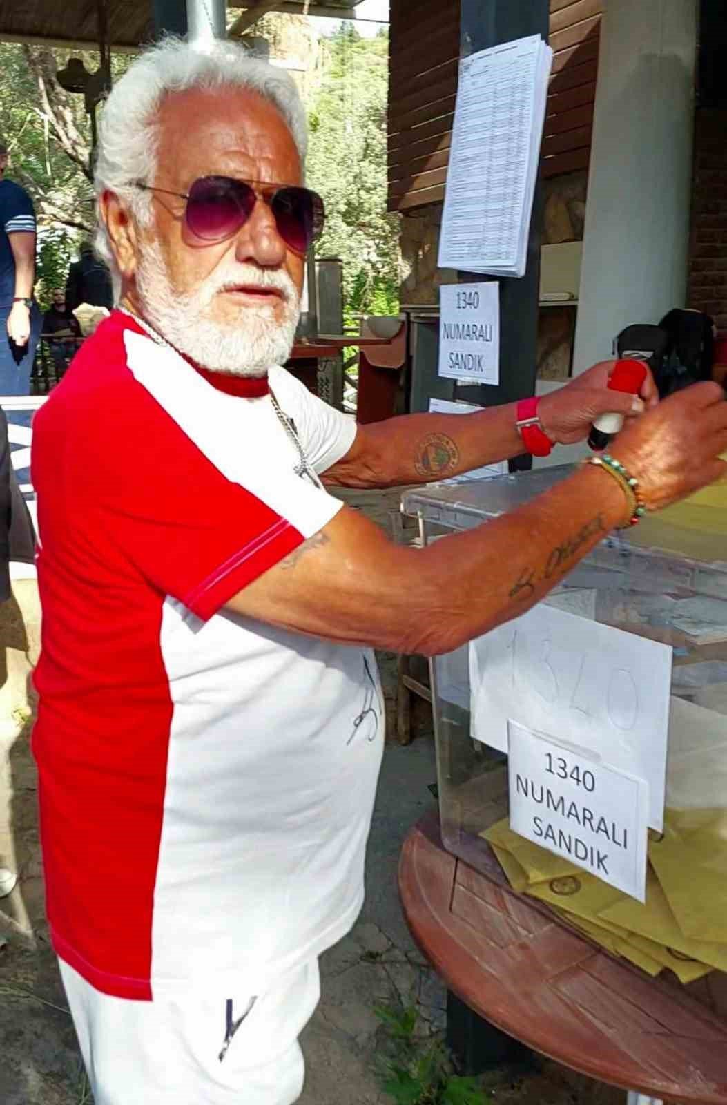 Oyunu ambulansta kullandı