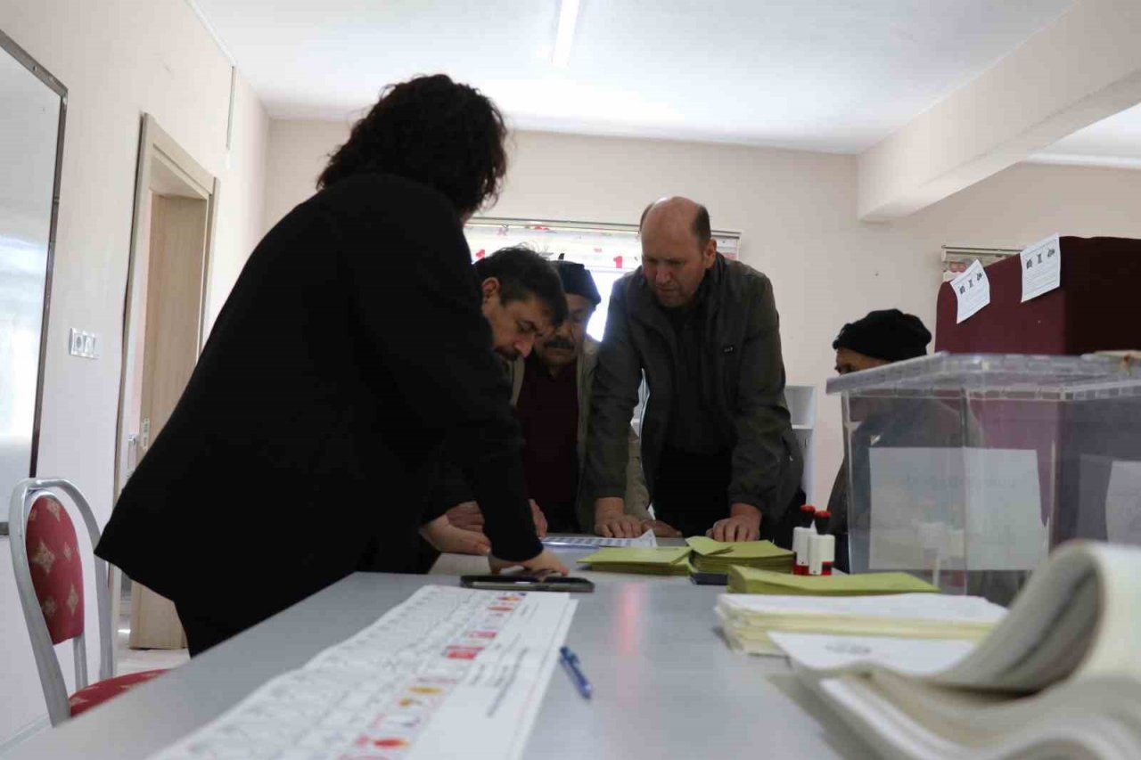 Bolu’da oy verme işlemleri başladı