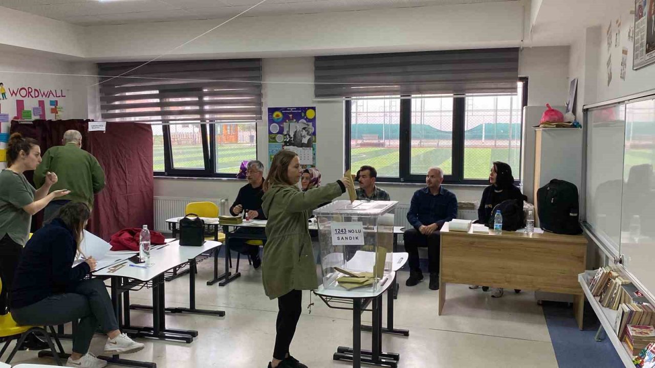 Çanakkale’de oy verme işlemi başladı
