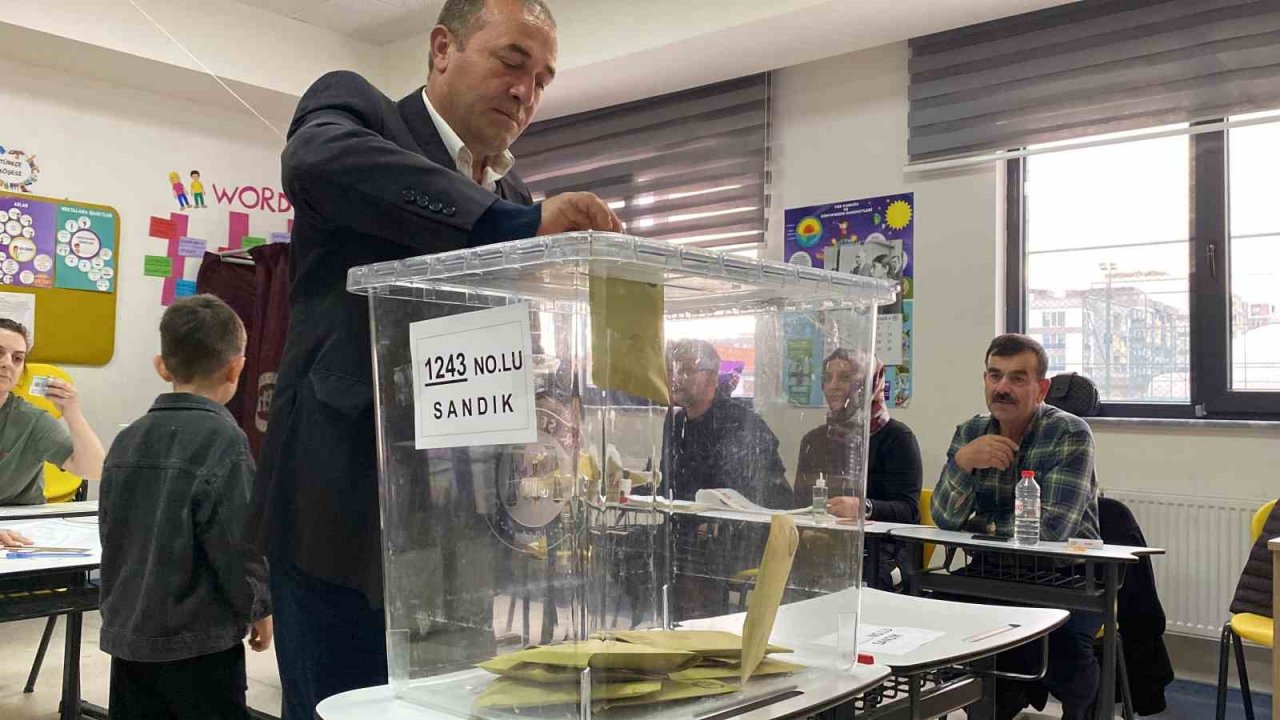 Çanakkale’de oy verme işlemi başladı