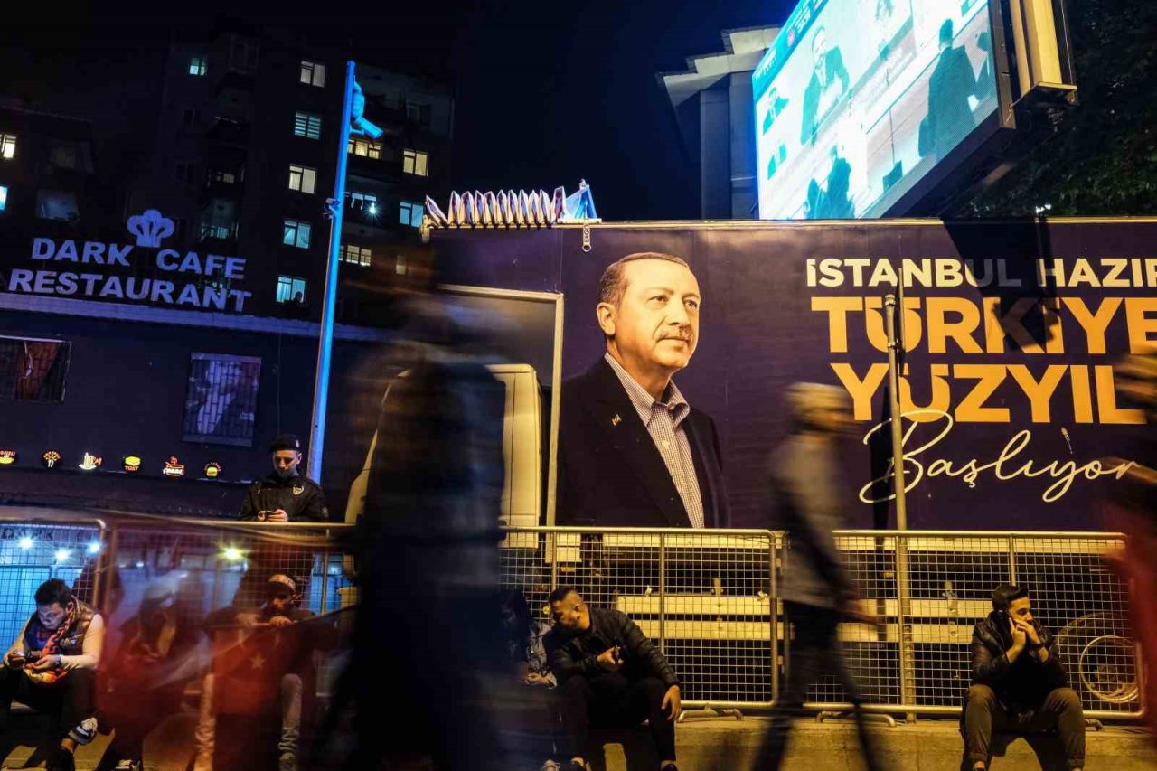 AK Parti İl Başkanlığında vatandaşların bekleyişi sürüyor