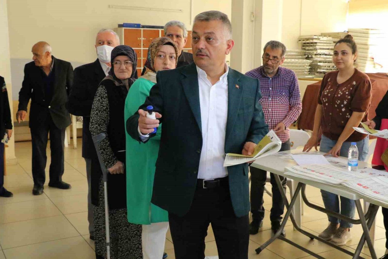 Antalya’da seçimlerde 9 bin 45 polis ve jandarma görev yapıyor