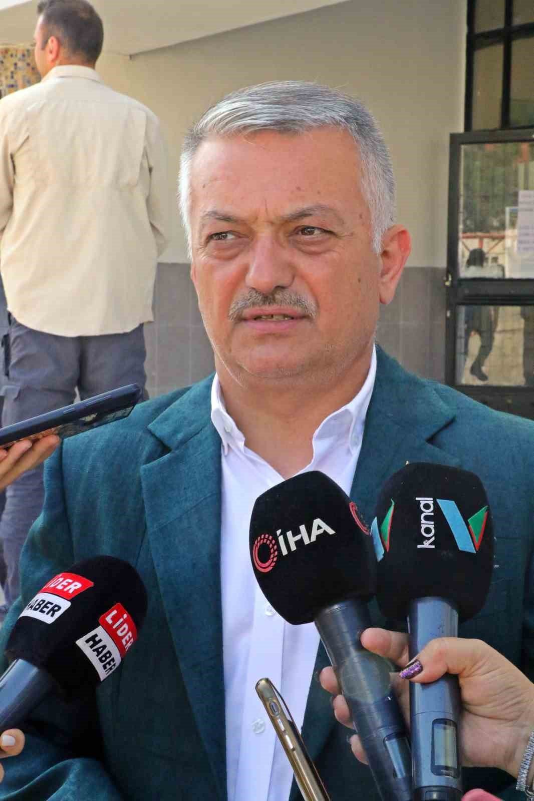 Antalya’da seçimlerde 9 bin 45 polis ve jandarma görev yapıyor