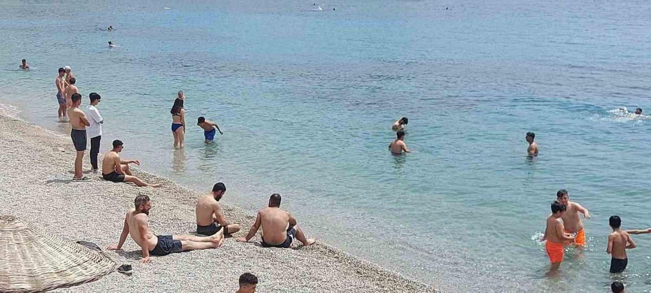 Oyunu kullanan denize akın etti