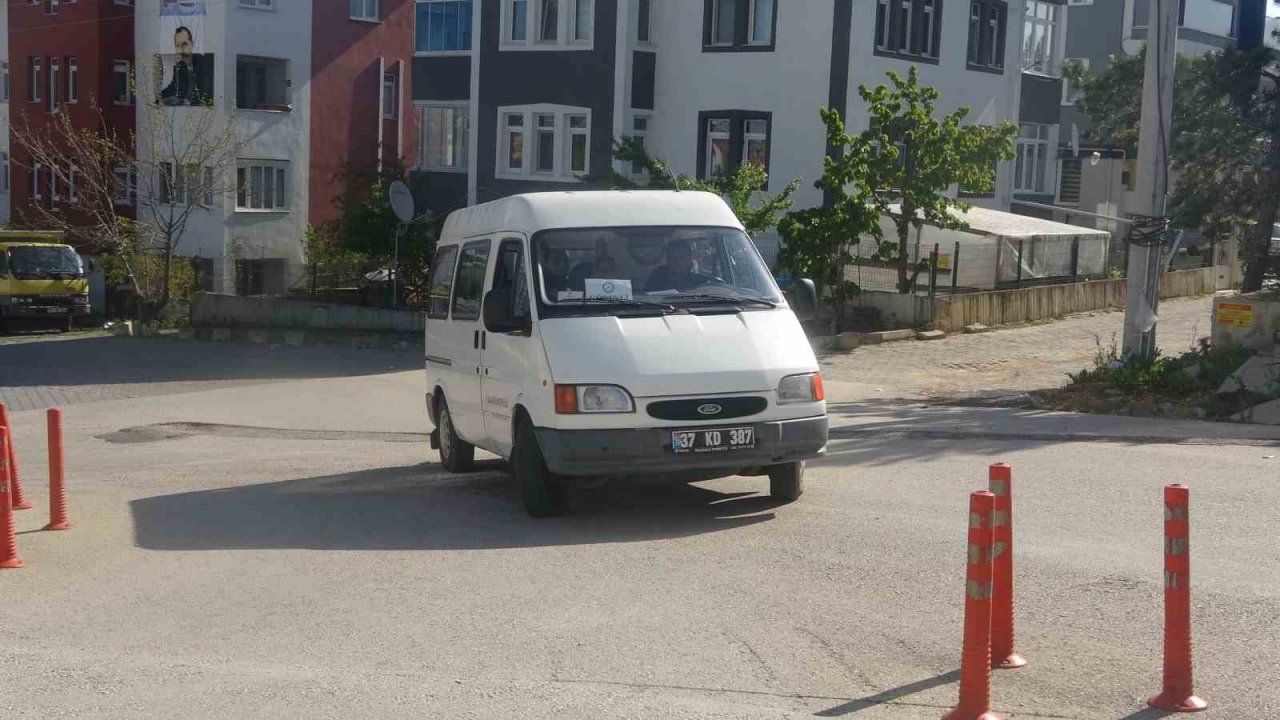 Seyyar sandık, hasta ve engelli vatandaşların ayağına gitti