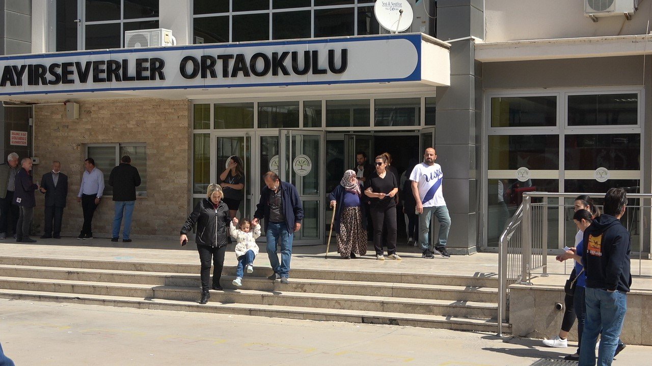 Denizli’de oy sayım işlemleri devam ediyor