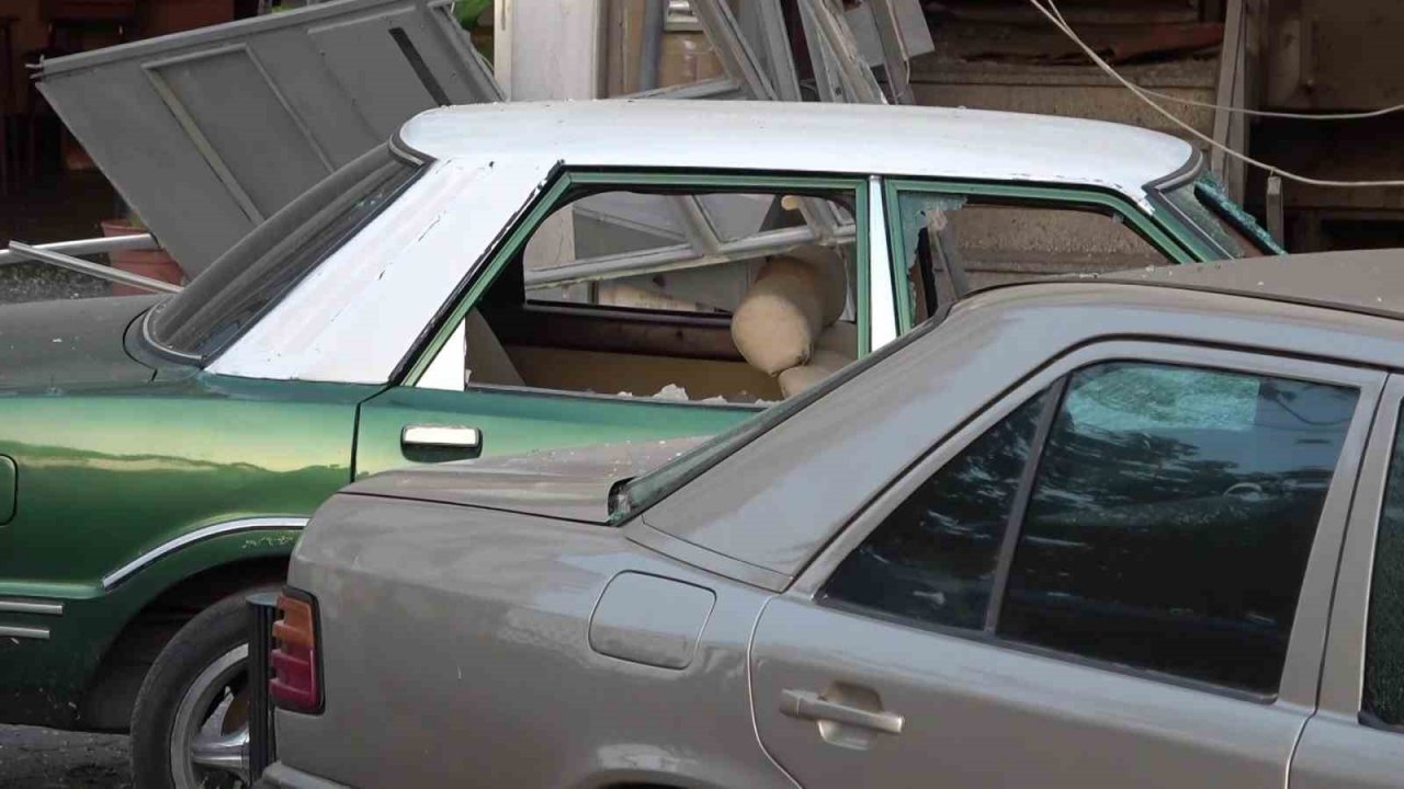 Kepçe operatörü elindeki sigarayla apartmana girdi, ortalık savaş alanına döndü