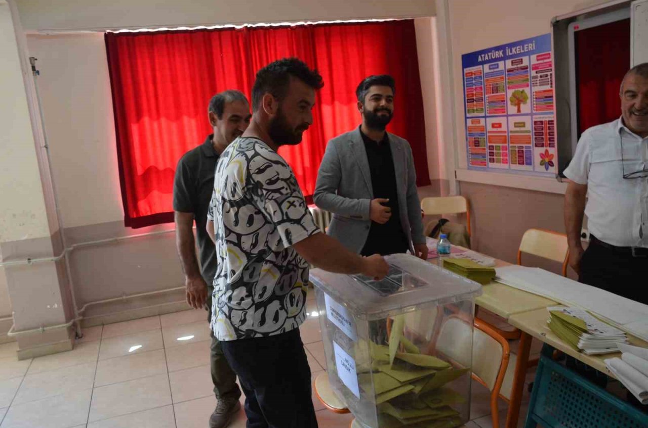 Didimliler sandığa koştu