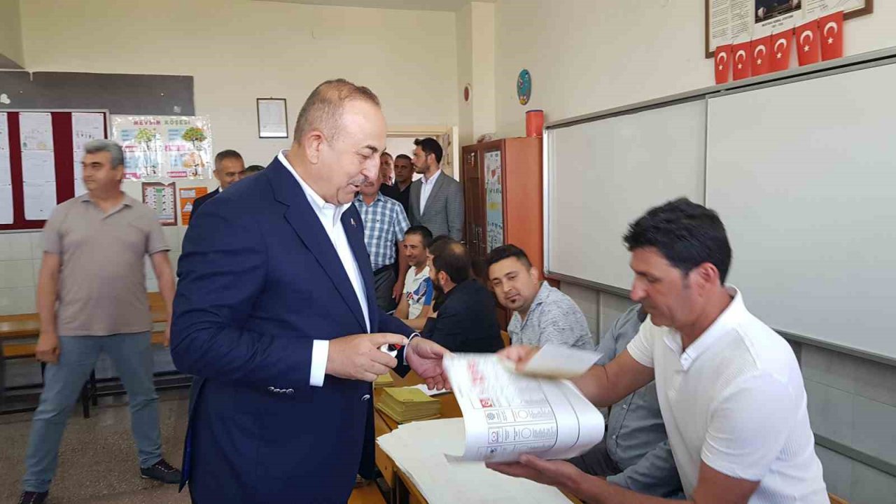 Bakan Çavuşoğlu oyunu Alanya’da kullandı