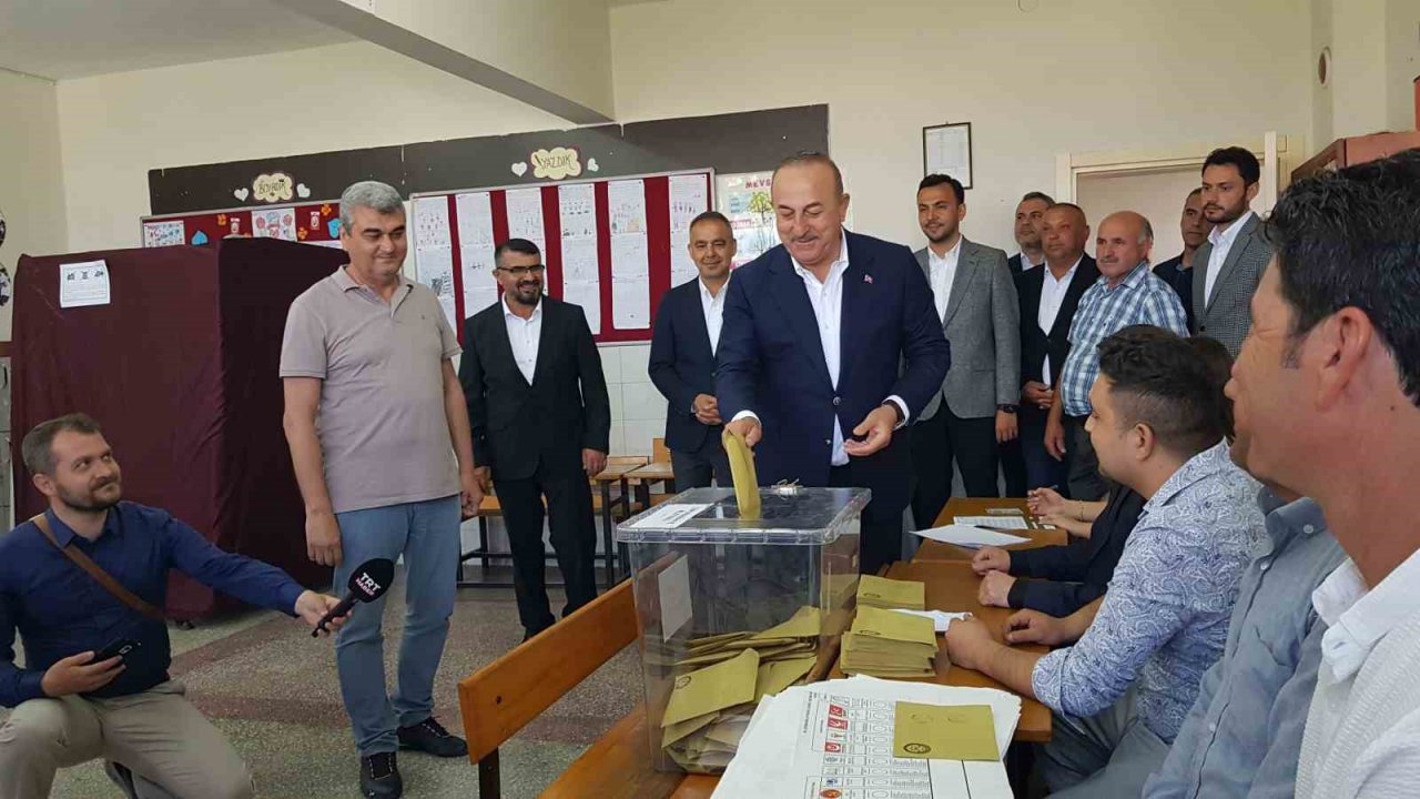 Bakan Çavuşoğlu oyunu Alanya’da kullandı