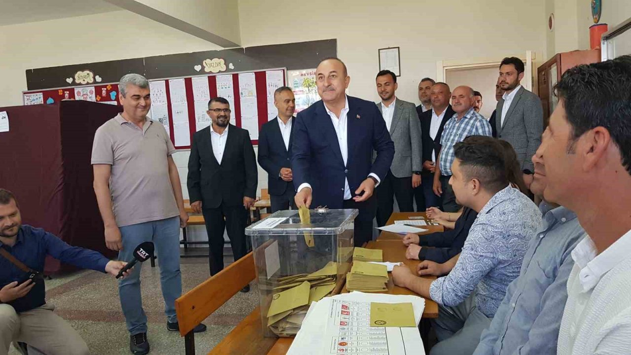 Bakan Çavuşoğlu oyunu Alanya’da kullandı
