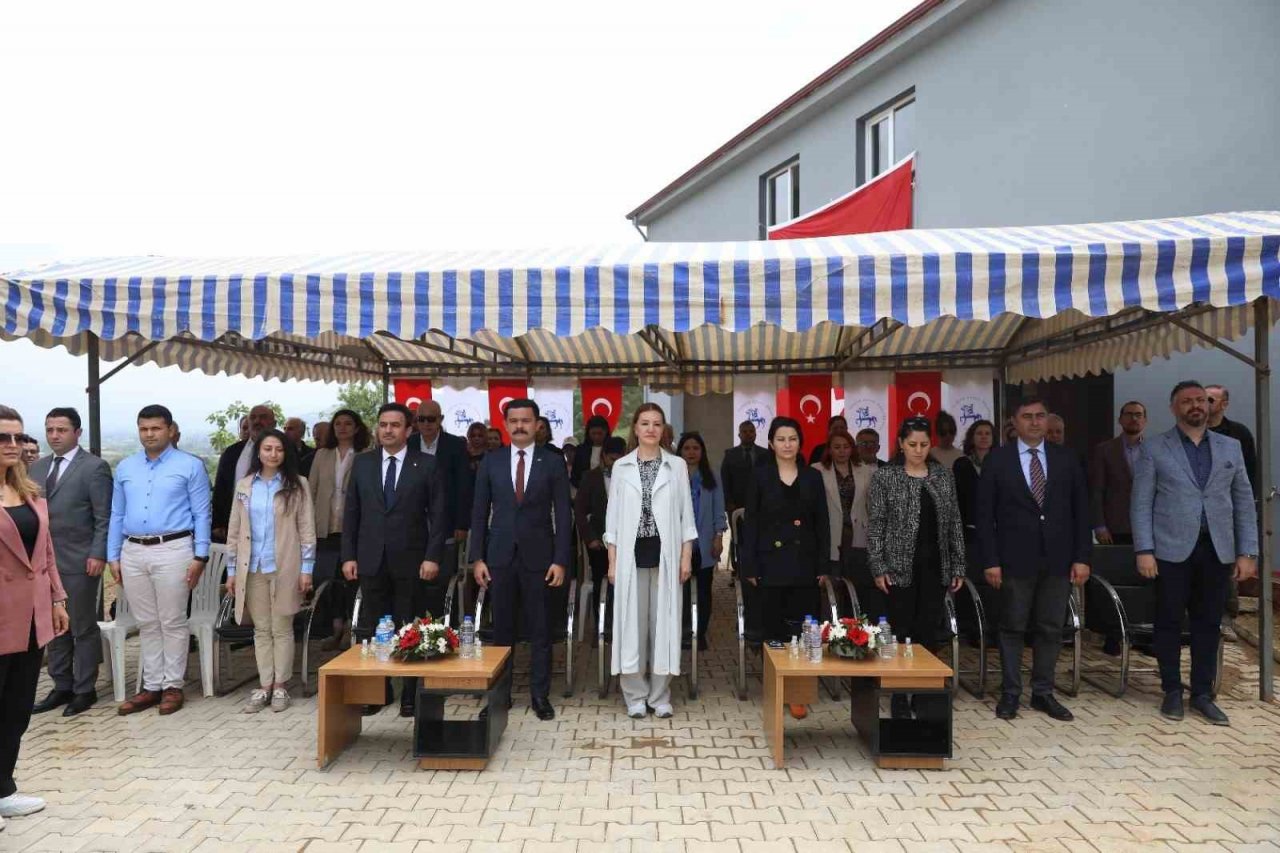 DEÜ ve Kiraz Belediyesinden can dostlara yuva