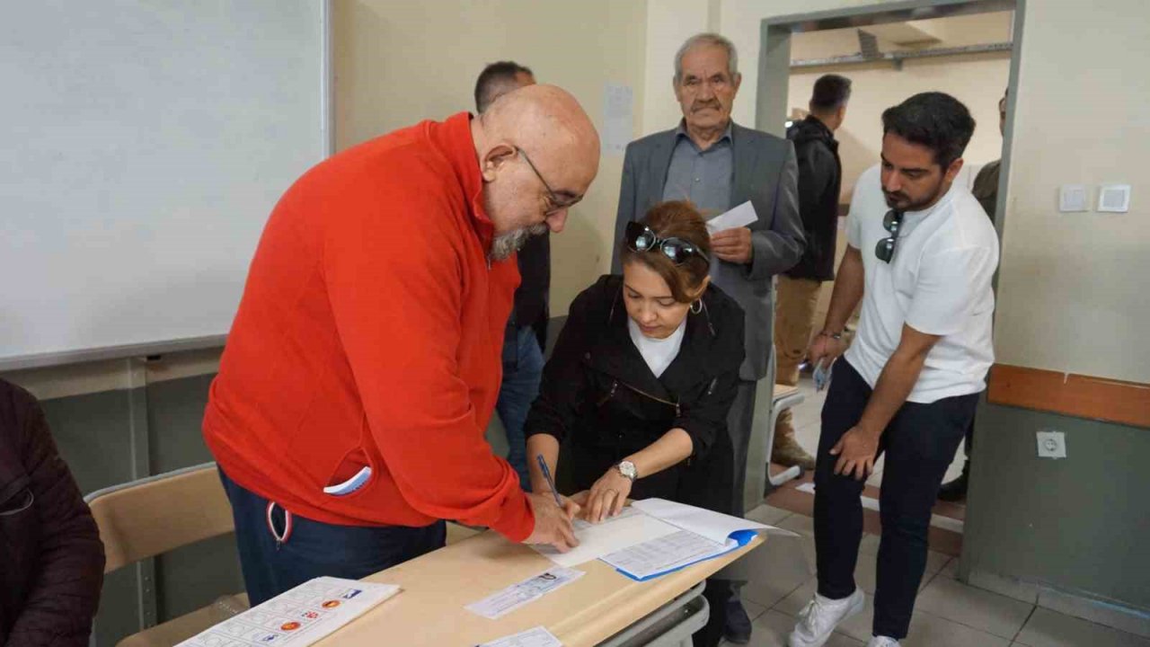 Edirne’de oy verme işlemi sürüyor