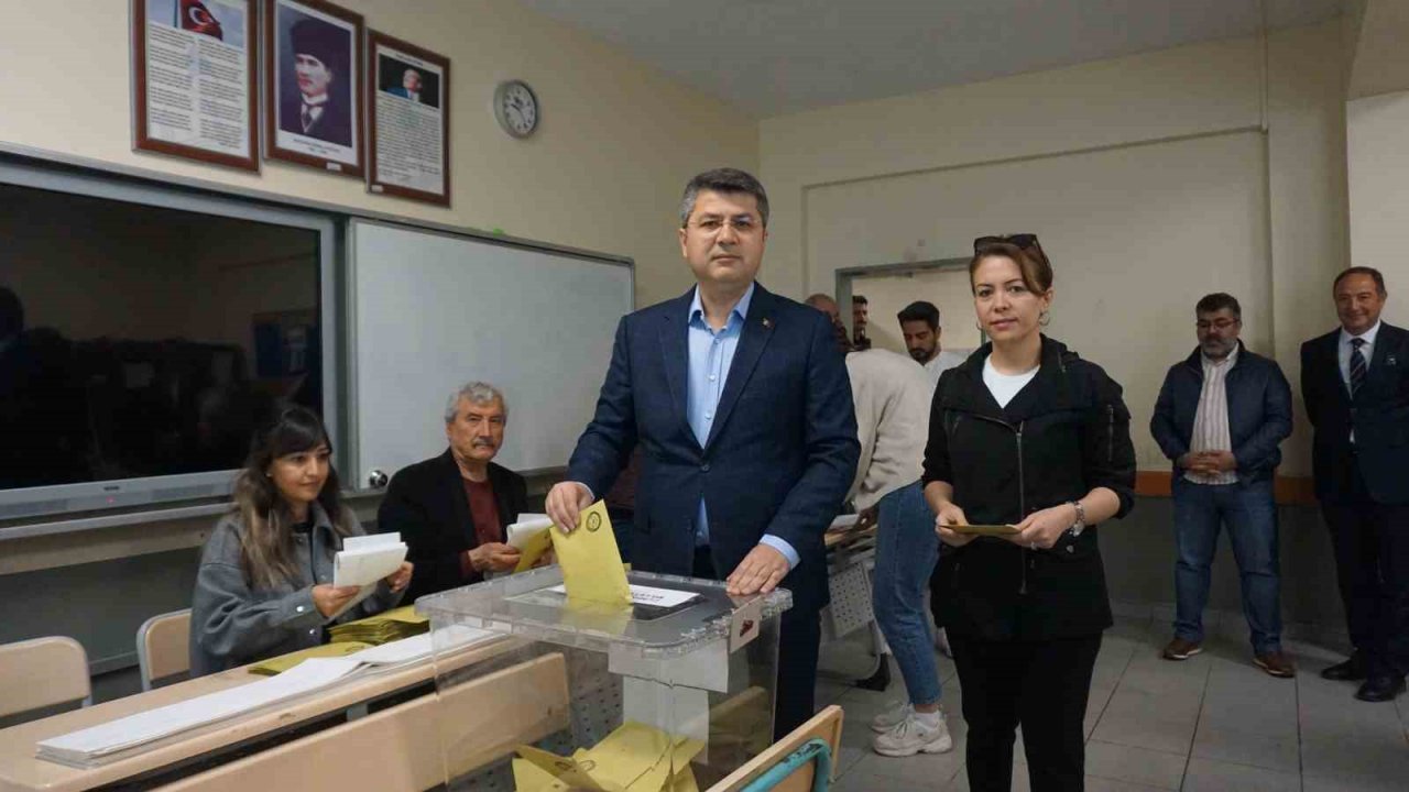 Edirne’de oy verme işlemi sürüyor
