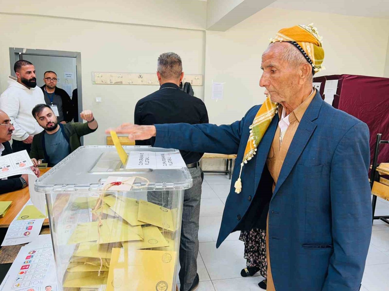 Şemdinli halkından seçime yoğun ilgi