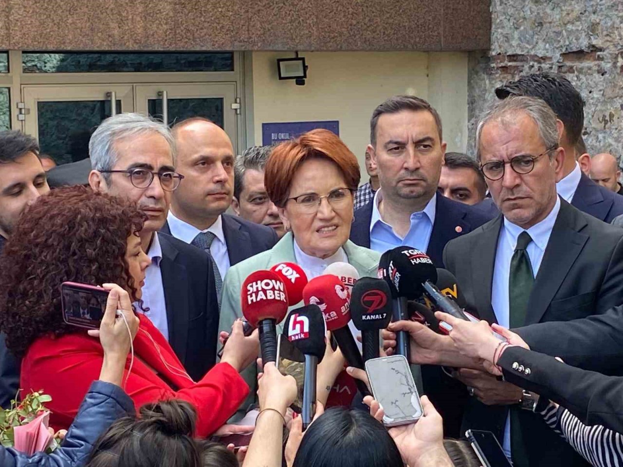 İYİ Parti Genel Başkanı Akşener oyunu Üsküdar’da kullandı