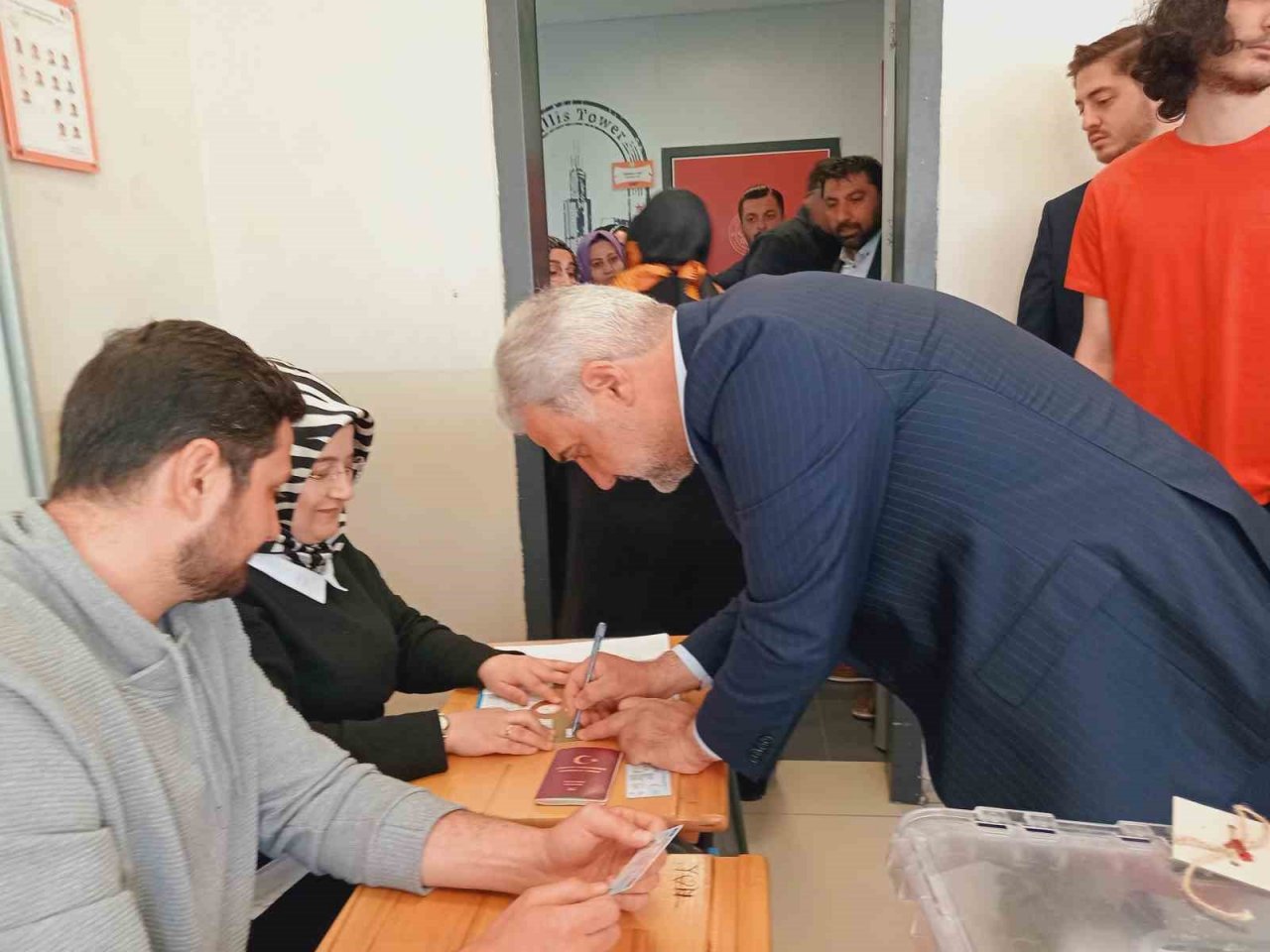 AK Parti İstanbul İl Başkanı Kabaktepe oyunu Başakşehir’de kullandı