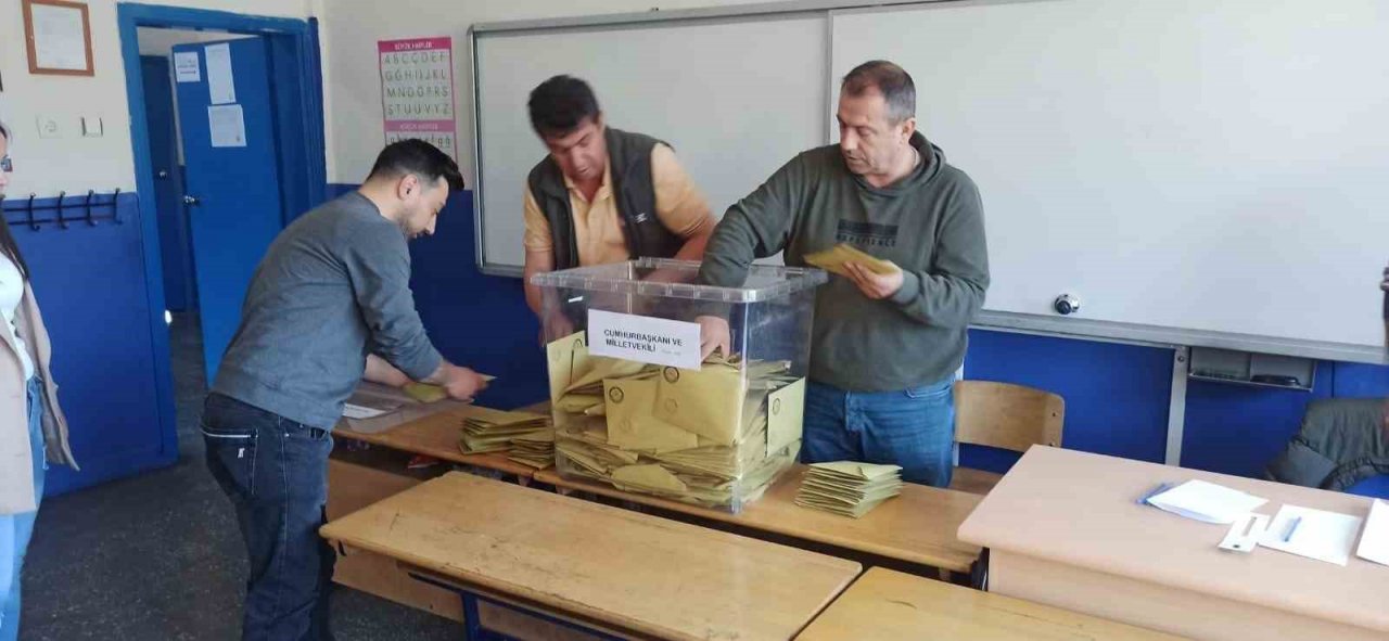 Deprem bölgesi Kahramanmaraş’ta sandıklar açılıyor