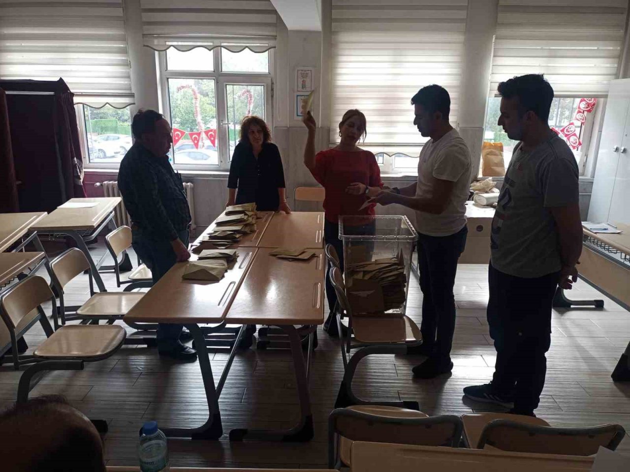 Kayseri’de sandıklar açıldı, sayım başladı