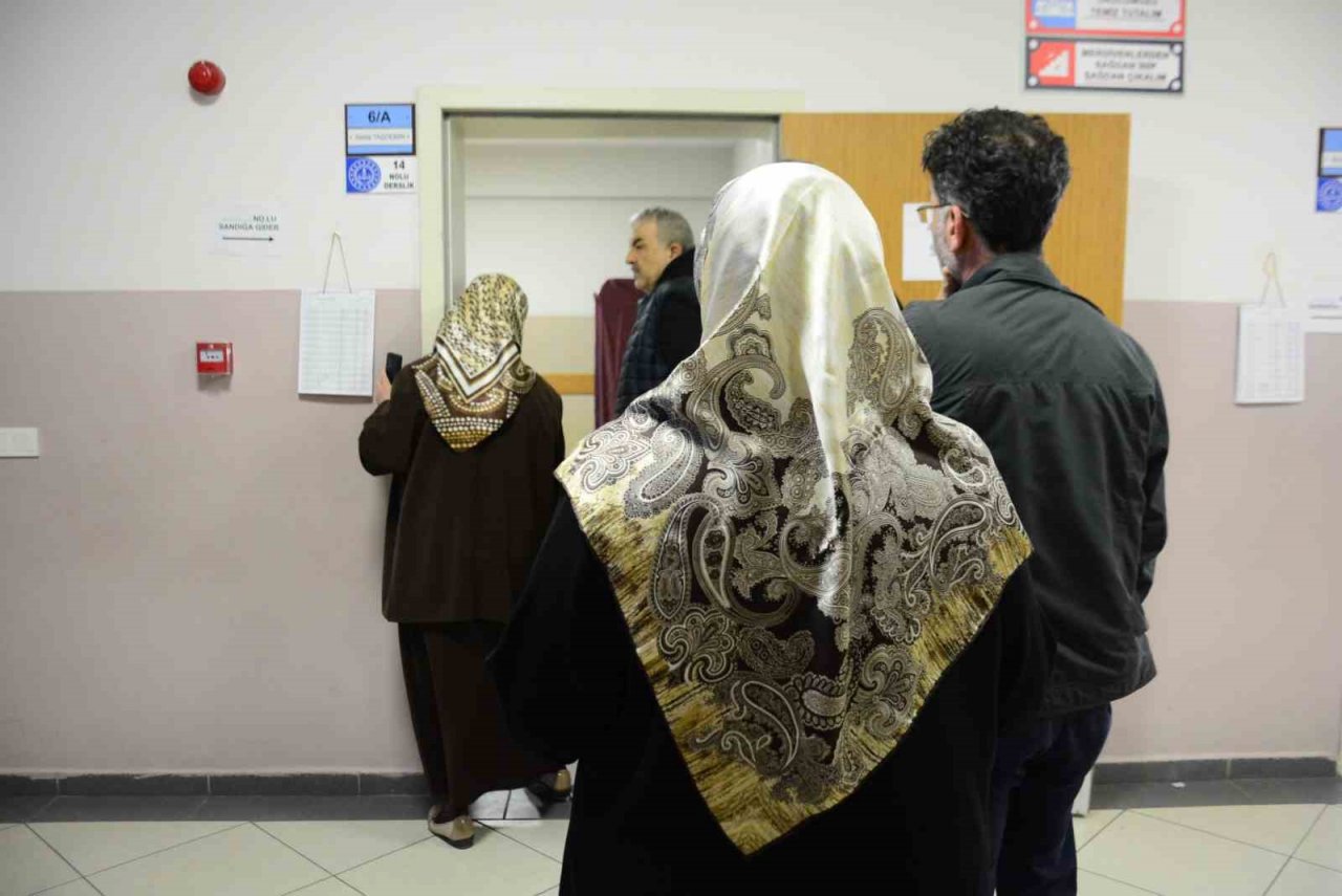 Kocaeli’de oy verme işlemleri başladı
