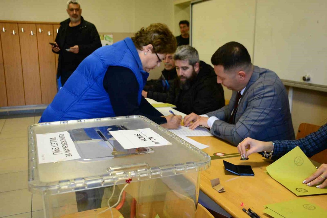 Kocaeli’de oy verme işlemleri başladı